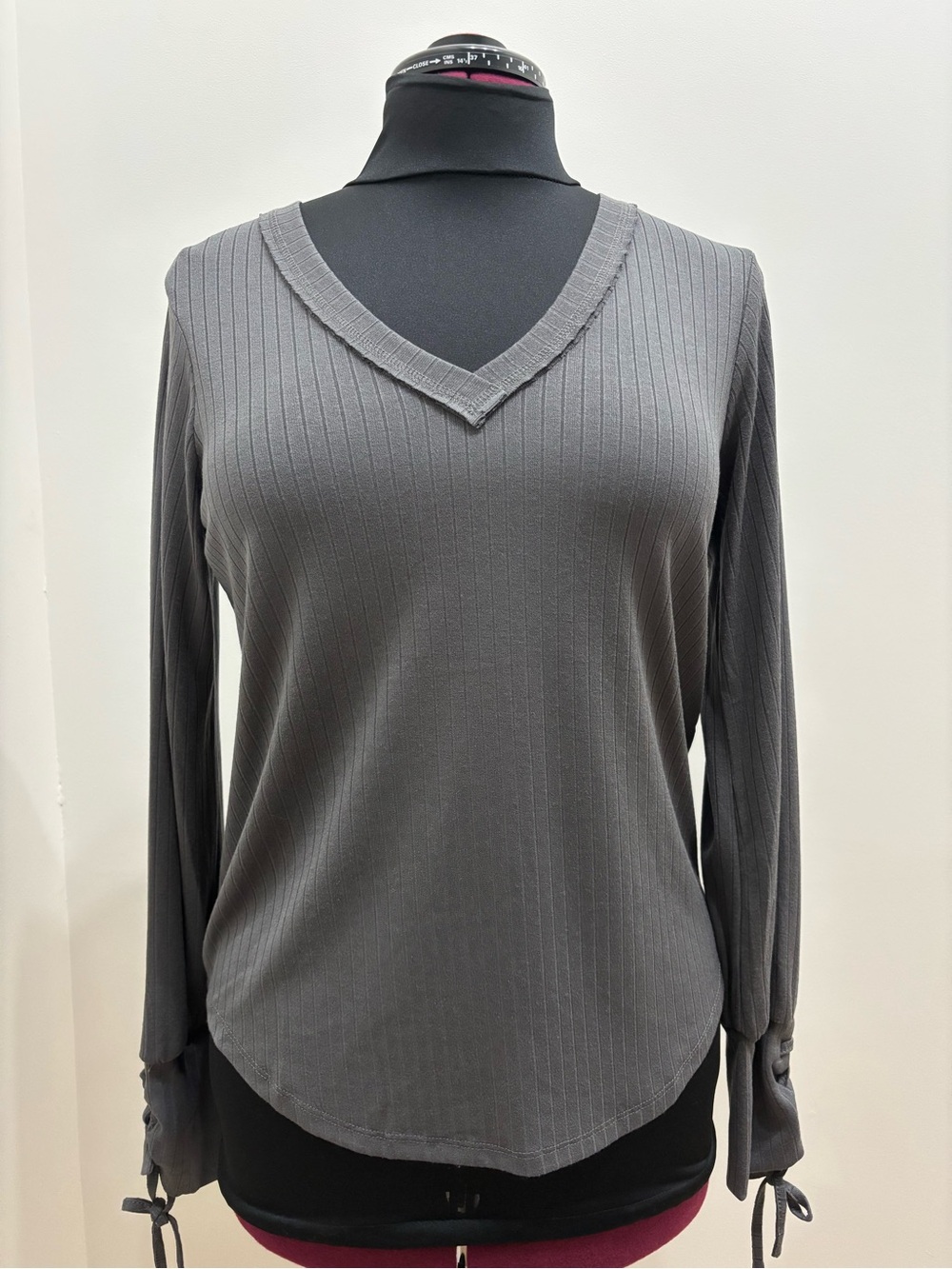 HEM & THREAD Ribbed V-Neck Long Sleeve Top - Gray